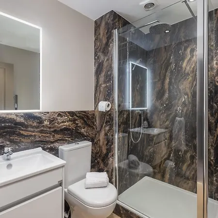 Prázdninový dům Sugar Reef - A Fantastic Modern House With Garden, Free Parking For 2 Cars, Free Use Of Electric Vehicle Point, Beach, Shops, Bars And Restaurants Just A 10 Minute Walk Away! *
