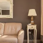 Sugar Reef - A Fantastic Modern House With Garden, Free Parking For 2 Cars, Electric Vehicle Point, Beach, Shops, Bars, Restaurants Just A 10 Minute Walk Away, Maximum Occupancy 4 Guests Hébergement de vacances