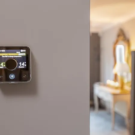 別荘 Sugar Reef - A Fantastic Modern House With Garden, Free Parking For 2 Cars, Electric Vehicle Point, Beach, Shops, Bars, Restaurants Just A 10 Minute Walk Away, Maximum Occupancy 4 Guests