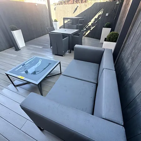 Sugar Reef - A Fantastic Modern House With Garden, Free Parking For 2 Cars, Electric Vehicle Point, Beach, Shops, Bars, Restaurants Just A 10 Minute Walk Away, Maximum Occupancy 4 Guests Dom wakacyjny Whitby