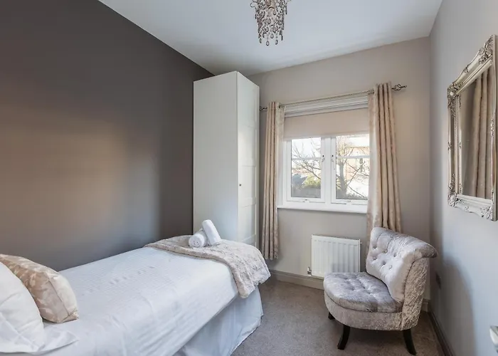 Holiday home Sugar Reef: Modern Garden House With Ev Charging Near *