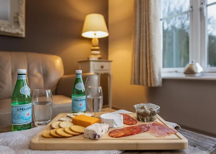 Sugar Reef: Modern Garden House With Ev Charging Near Whitby